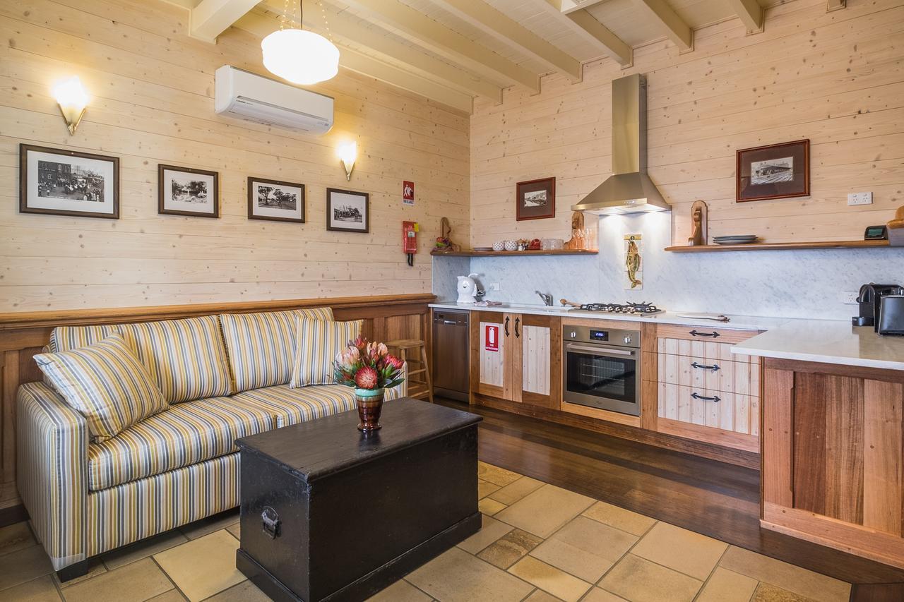 Old Bank Boutique Hotel Mittagong Buitenkant foto